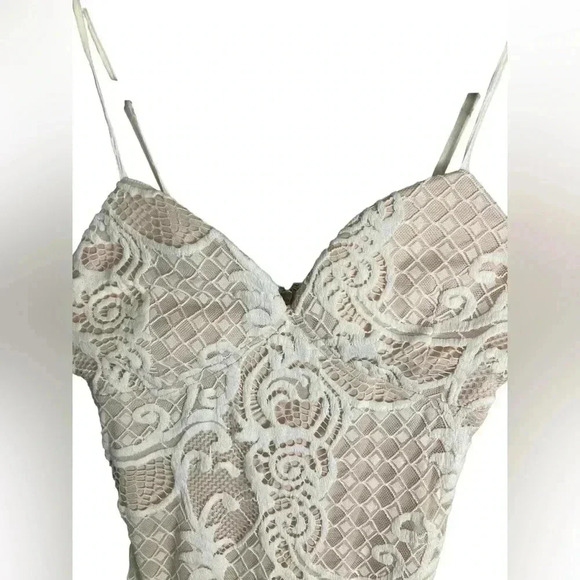 Xenia boutique white‎ embroidered lace dress size 4 - Picture 2 of 7